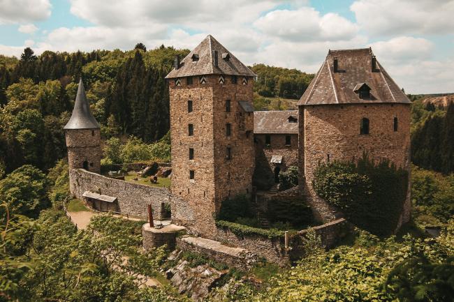 Reinhardstein Castle by Patrice Fagnoul