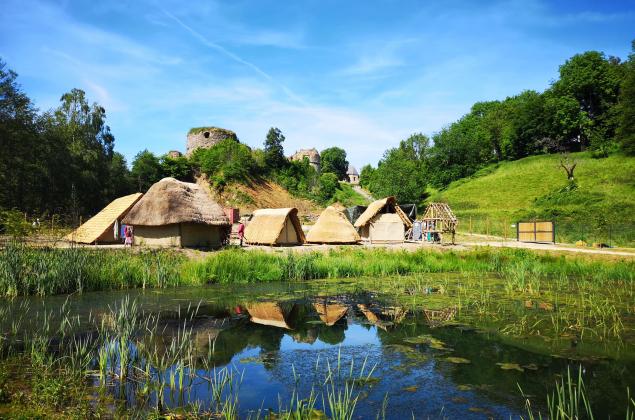 Picture of a reconstructed Gaul village in Mont Cornu, picture taken by Marion from Chroniques d'une ardennaise