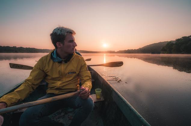 Daybreak in the wilderness and a canoe: a magical combo!