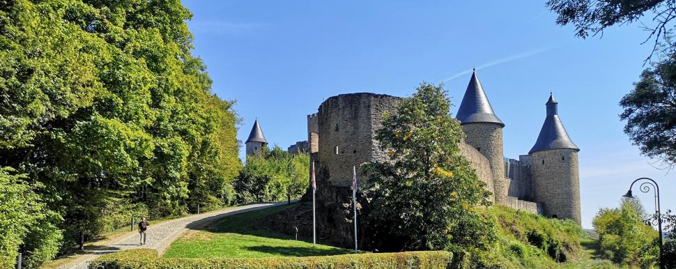 Foto von Schloss Bourscheid, aufgenommen von Marion vom Blog "Chroniques d'une Ardennaise"
