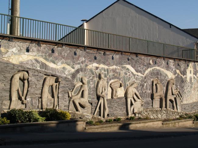 Photo of the slate-quarriers mural at Fumay by Val d'Ardenne Tourisme