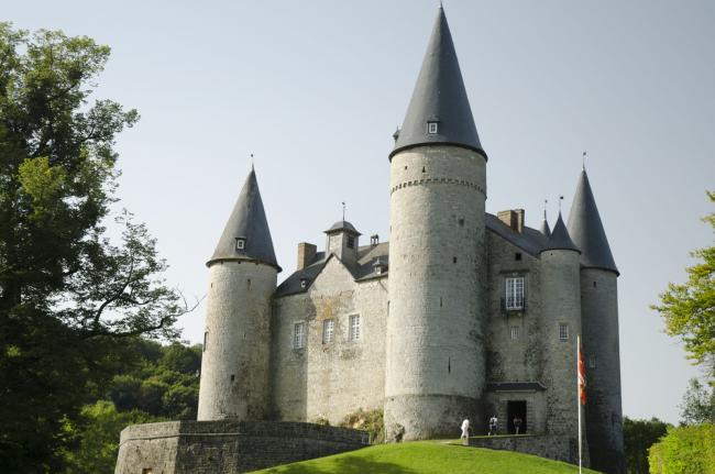 Das Schloss von Vêves, von Laëtis