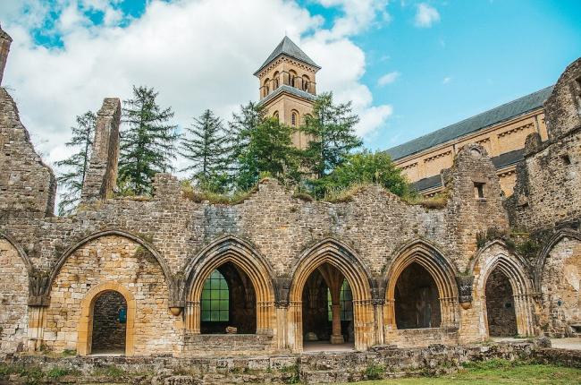 Les ruines de l'Abbaye d'Orval - Laëtis / Johan Barrot