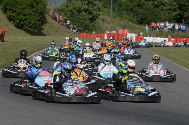 Karts auf der Rennstrecke Spa-Francorchamps - RACB Karting de Spa-Francorchamps