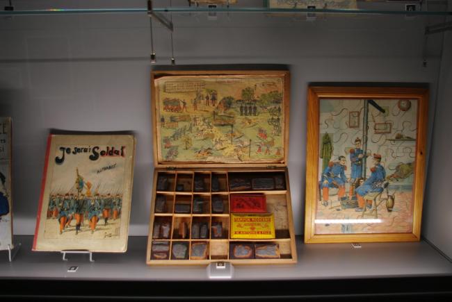 Display at Guerre et Paix Museum