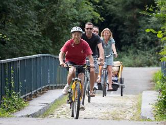 Cyclistes sur la Meuse à vélo