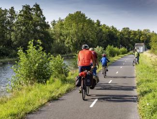 Radfahrer auf dem Voie Verte Sud-Ardennes - David Truillard